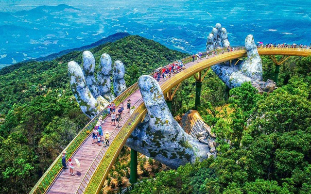 Cầu Vàng Đà Nẵng - địa điểm tham quan hấp dẫn nhiều du khách